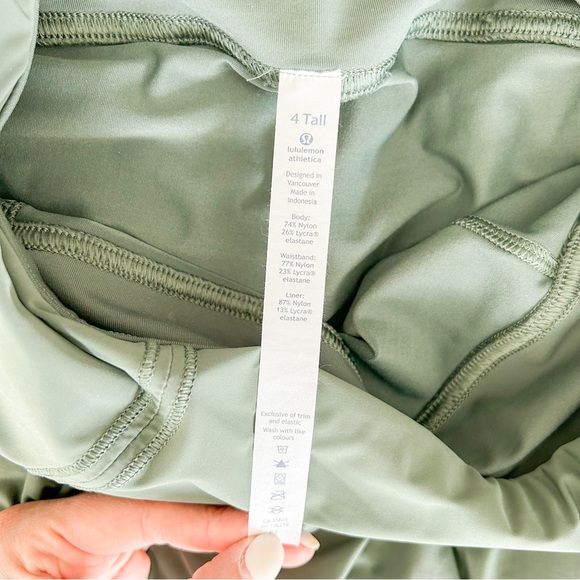 LULULEMON |  Lost In Pace Skirt Skort in Dark Forest Side Pockets Size 4 - Picture 9 of 11